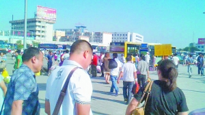 �w���������ӵ��y����܇(ch��)վ����һ��������ɫT�������p����ǰ��(l��i)��վ��