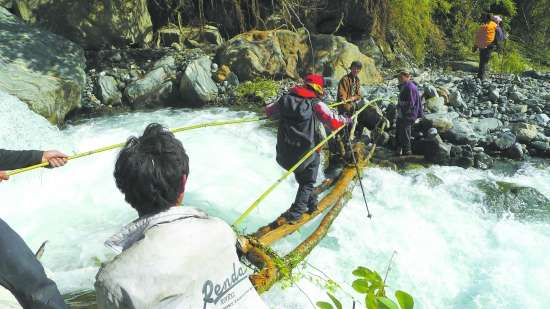 �c(di��n)���M(j��n)����һ�src="/xwtj/UploadFiles_1579/201110/20111014090416818.jpg"